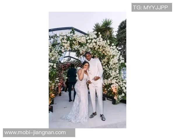 若日尼奥庆祝新婚六个月分享唯美婚纱照展现幸福甜蜜瞬间